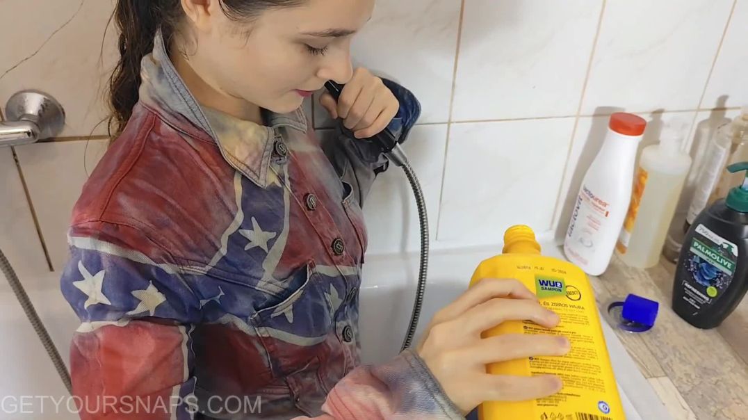 Violet gets wet in denim clothes - Trailer