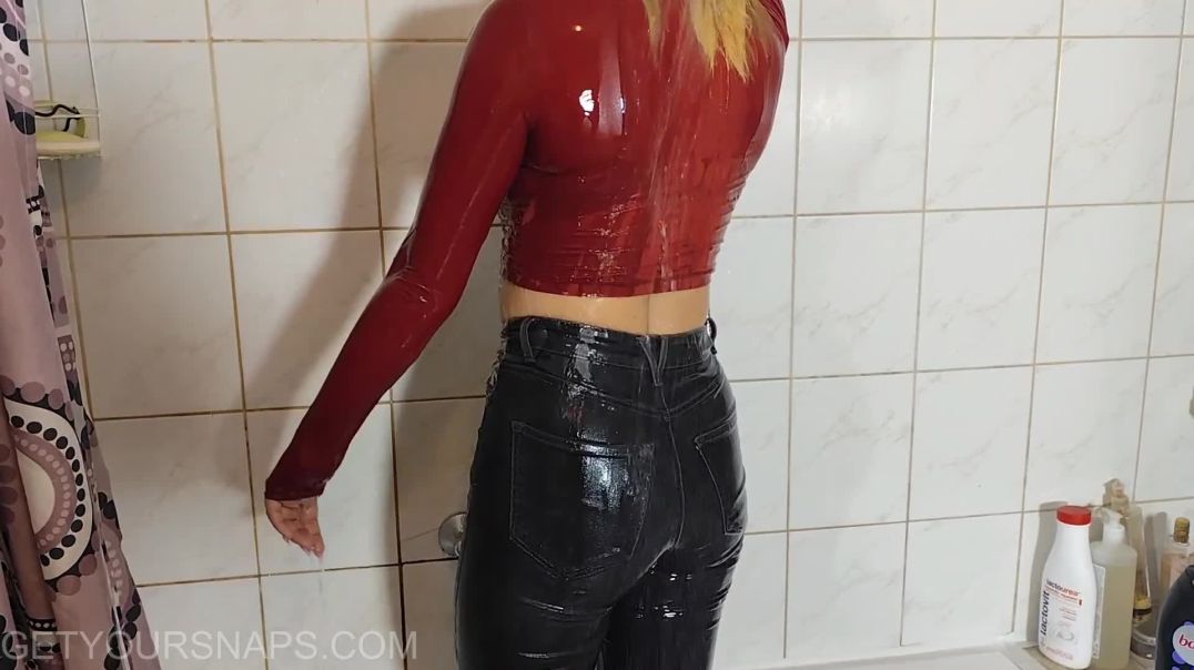 ⁣Hanna took a shower in fully clothes - Trailer