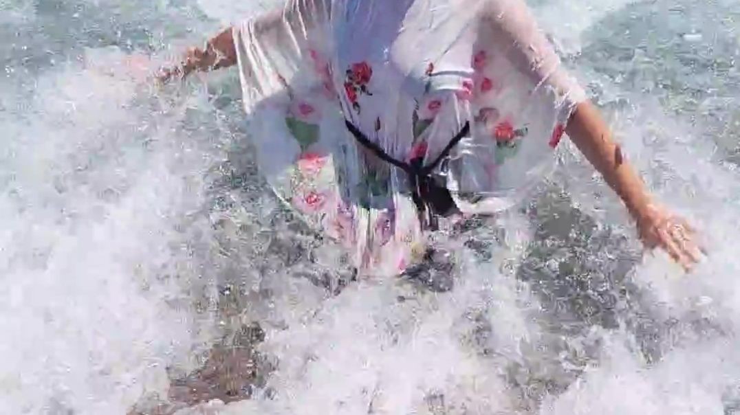 ⁣Bella is bathing in the sea with her clthes on - Trailer