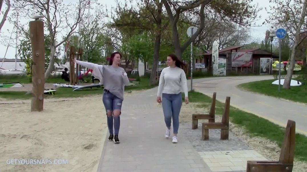 Mona and Lara's first adventure in the lake on a windy day - Trailer