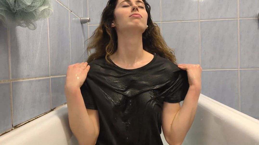 ⁣Nina starts the bath - Trailer