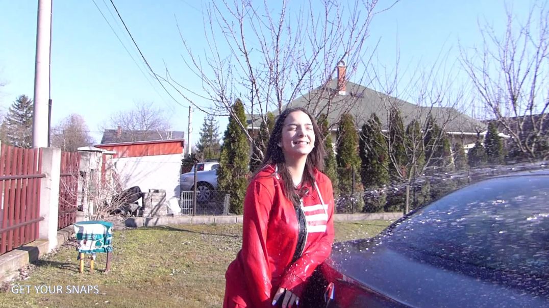 The car wash in the wet red tracksuit - Trailer